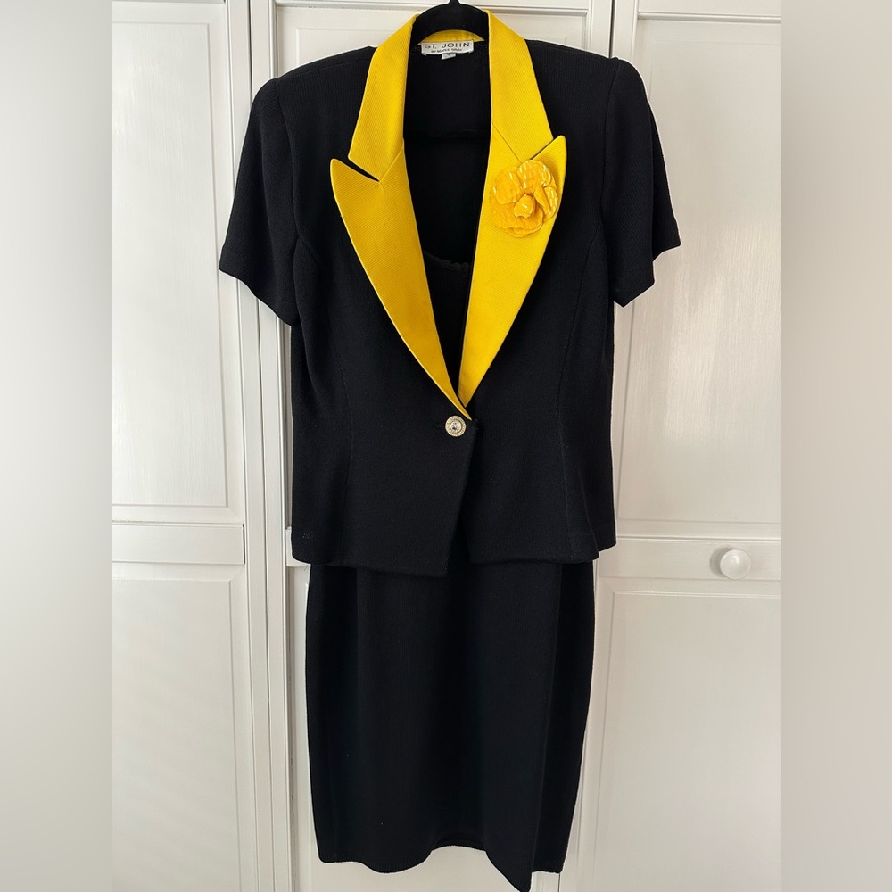 ⬇️CLEARANCE⬇️Vintage St. John Knit 2 Piece Dress/Jacket